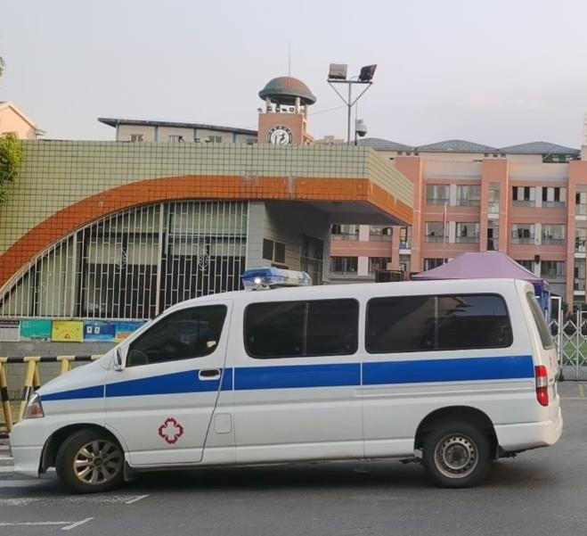 慈溪救护车出租护送骨折病人一公里多少钱